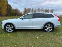 Vit Begagnad 2018 Volvo V90 CC Ocean Race Kombi | 275 000 kr (Marknadspris)