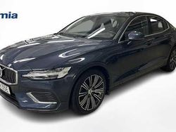 Mörkblå Begagnad 2019 Volvo S60 Inscription Sedan | 329 900 kr (Marknadspris)