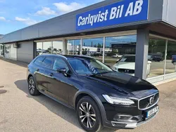 Svart Begagnad 2021 Volvo V90 CC SE Kombi | 355 000 kr