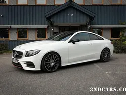 Vit Begagnad 2017 Mercedes E400 AMG line Sportkupé | 399 900 kr (Marknadspris)