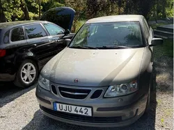 Grå Begagnad 2004 Saab 9-3 Vector Sedan | 7 000 kr (Superpris)