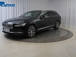 Svart Begagnad 2022 Volvo V90 Core Kombi | 389 900 kr (Marknadspris)
