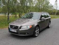 Grå Begagnad 2007 Volvo V70 Momentum Kombi | 49 000 kr (Dyr)