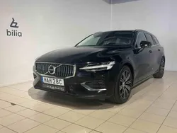 Svart Begagnad 2021 Volvo V60 Inscription Kombi | 269 900 kr (Marknadspris)
