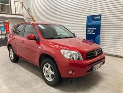 Mörkröd (röd) Begagnad 2007 Toyota RAV4 SUV | 97 900 kr (Marknadspris)