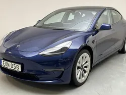 Blå Begagnad 2021 Tesla Model 3 Sedan | 280 000 kr (Bra pris)