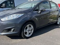 Grå Begagnad 2015 Ford Fiesta Titanium Halvkombi | 45 500 kr (Marknadspris)