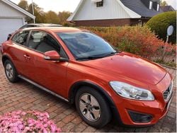 Röd Begagnad 2011 Volvo C30 Momentum Halvkombi | 76 000 kr (Marknadspris)