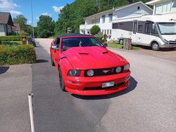 Röd Begagnad 2005 Ford Mustang GT Convertible Cab | 275 000 kr