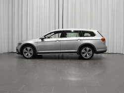 Silver (pyrit silver metallic) Begagnad 2020 VW Passat Alltrack Kombi | 259 500 kr (Marknadspris)