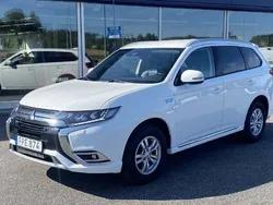 Vit Begagnad 2018 Mitsubishi Outlander P-HEV SUV | 224 500 kr (Marknadspris)