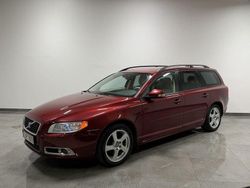 Röd Begagnad 2008 Volvo V70 Momentum Kombi | 44 900 kr (Marknadspris)