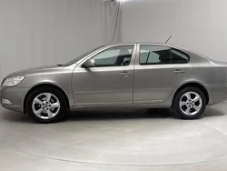 Brun Begagnad 2011 Skoda Octavia Elegance Halvkombi | 53 000 kr (Marknadspris)