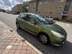 Grön Begagnad 2006 Peugeot 307 Halvkombi | 18 000 kr (Marknadspris)