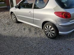 Grå Begagnad 2006 Peugeot 206 Halvkombi | 12 000 kr (Bra pris)