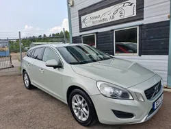 Vit Begagnad 2012 Volvo V60 Summum Kombi | 124 900 kr (Marknadspris)