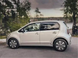 Silver Begagnad 2020 VW e-up! Halvkombi | 130 000 kr (Bra pris)