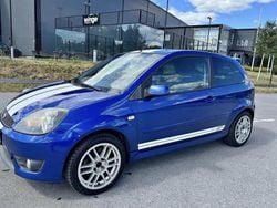 Blå Begagnad 2007 Ford Fiesta ST Halvkombi | 32 000 kr (Marknadspris)