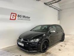 Svart Begagnad 2014 VW Golf VII R Halvkombi | 239 600 kr (Lite dyr)