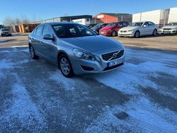 Silver Begagnad 2011 Volvo S60 Momentum Sedan | 159 500 kr (Dyr)