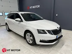 Vit Begagnad 2018 Skoda Octavia Ambition Kombi | 119 800 kr (Marknadspris)