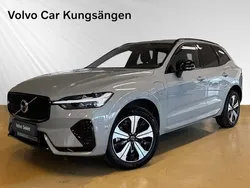 Grå Begagnad 2023 Volvo XC60 Plus SUV | 509 900 kr (Marknadspris)