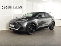 Mörkgrå (grå metallic) Begagnad 2024 Toyota C-HR Sport SUV | 429 900 kr (Marknadspris)