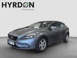 Mörkgrå Begagnad 2016 Volvo V40 Kinetic Kombi | 109 000 kr (Marknadspris)