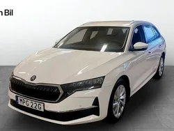 Vit Ny 2024 Skoda Octavia Selection Kombi | 299 900 kr (Marknadspris)
