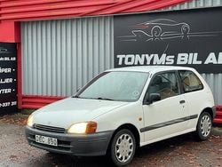 Vit Begagnad 1998 Toyota Starlet Halvkombi | 24 900 kr