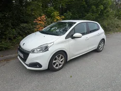 Vit Begagnad 2016 Peugeot 208 Halvkombi | 55 000 kr (Bra pris)