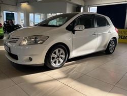 Vit Begagnad 2011 Toyota Auris Plus Halvkombi | 64 999 kr (Bra pris)