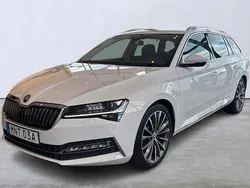 Vit Begagnad 2020 Skoda Superb Kombi | 265 000 kr (Marknadspris)