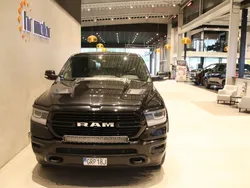 Svart Begagnad 2019 RAM 1500 Pickup | 509 000 kr (Superpris)