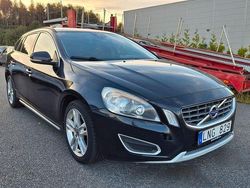 Svart Begagnad 2011 Volvo V60 Momentum Kombi | 54 900 kr (Marknadspris)