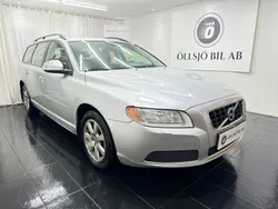 Ljusgrå Begagnad 2010 Volvo V70 Kinetic Kombi | 77 800 kr (Marknadspris)