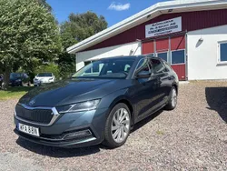 Grå Begagnad 2021 Skoda Octavia Style Kombi | 274 000 kr (Marknadspris)