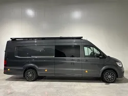 Grå Begagnad 2023 VW Crafter Van | 1 399 000 kr