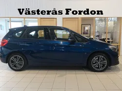 Blå Begagnad 2018 BMW 225 Active Tourer Sport Line Minibuss | 205 900 kr (Marknadspris)