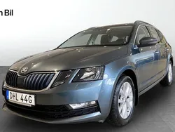 Mörkgrå Begagnad 2019 Skoda Octavia Ambition Kombi | 174 900 kr (Marknadspris)