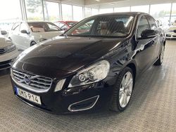 Svart Begagnad 2011 Volvo S60 Summum Sedan | 109 900 kr (Marknadspris)