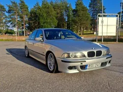 Grå Begagnad 2000 BMW 523 M Sport Sedan | 25 000 kr