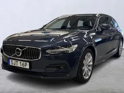 Mörkblå (blå) Begagnad 2020 Volvo V90 Momentum Kombi | 319 900 kr (Lite dyr)