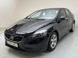 Svart Begagnad 2016 Volvo V40 Kinetic Kombi | 100 000 kr (Bra pris)