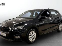 Svart (black magic pärleffekt me) Begagnad 2025 Skoda Fabia Selection Halvkombi | 224 900 kr (Marknadspris)
