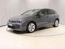 Mörkgrå Begagnad 2024 VW Golf VIII Kombi | 304 800 kr (Marknadspris)