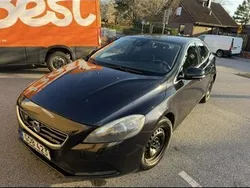Svart Begagnad 2015 Volvo V40 Momentum Kombi | 105 000 kr (Marknadspris)
