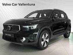 Svart Begagnad 2023 Volvo XC40 Core SUV | 309 900 kr (Marknadspris)