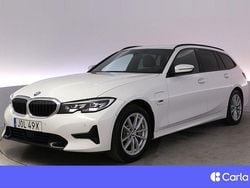 Vit Begagnad 2021 BMW 330e Sport Line Kombi | 295 900 kr (Marknadspris)