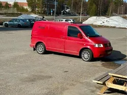 Röd Begagnad 2004 VW T5 Van | 35 000 kr (Superpris)